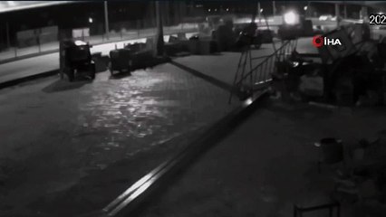 Burdur'da Alkollü sürücü önce refüje ardından otomobile çarptı - 1 yaralı