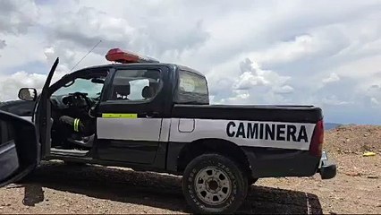 Un camión vuelca y deja dos personas heridas; sucedió en Parotani