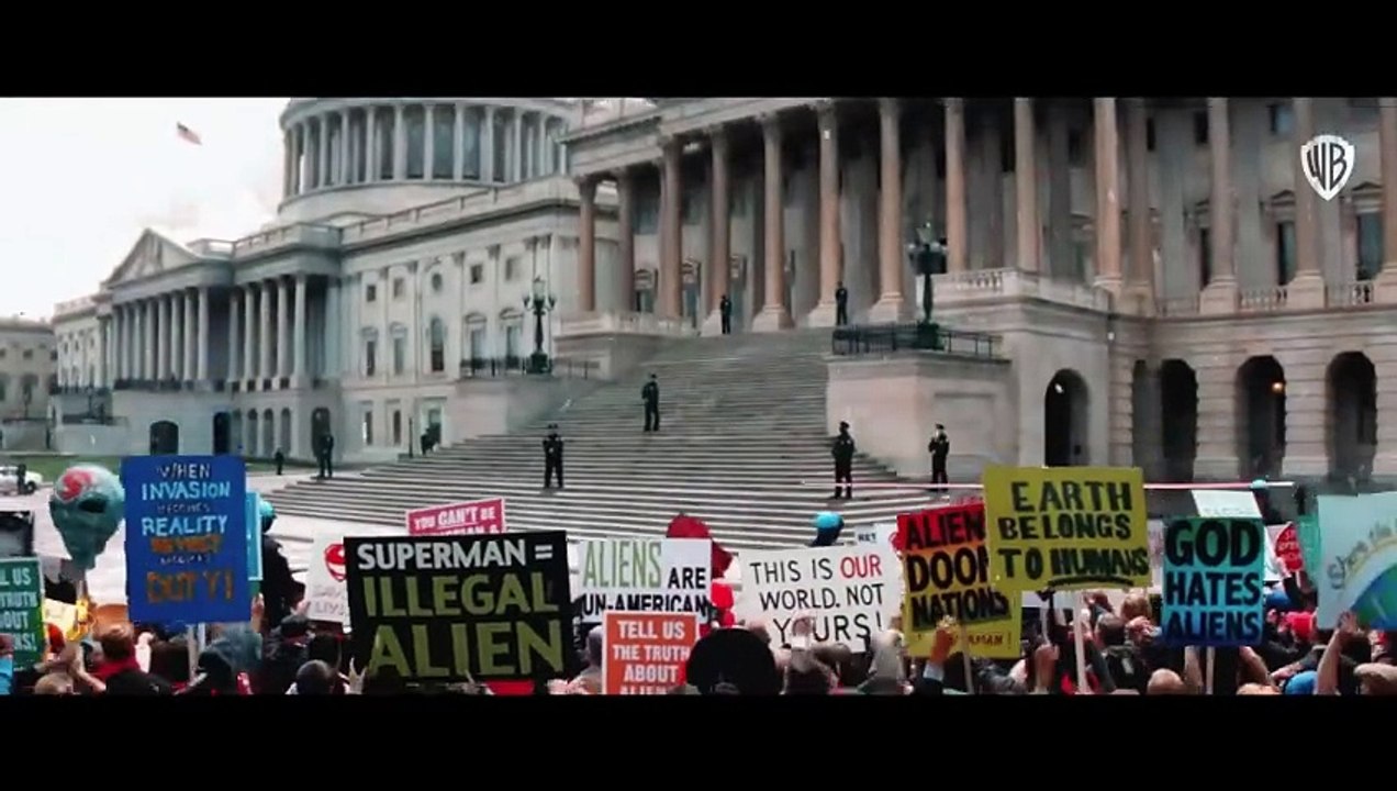 SUPERMAN_–_Teaser_Tr Tr Tr motion 3