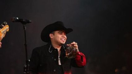 Tito Torbellino Jr es golpeado durante su concierto