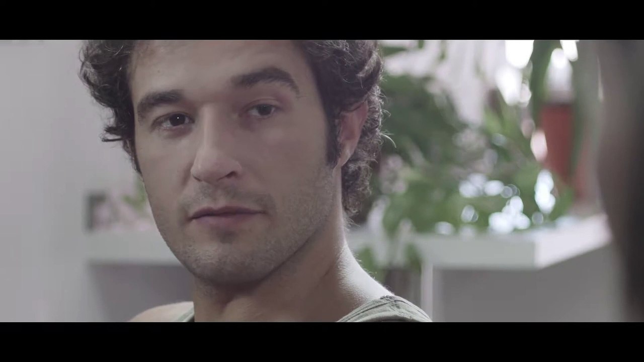 Aún más cerca (cineminuto de comedia)