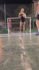 Su novia le dice que si le para el penalti puede revisarle el móvil: el desenlace es para verlo...