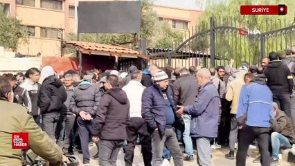 Suriye'de rejim askerleri teslim oluyor