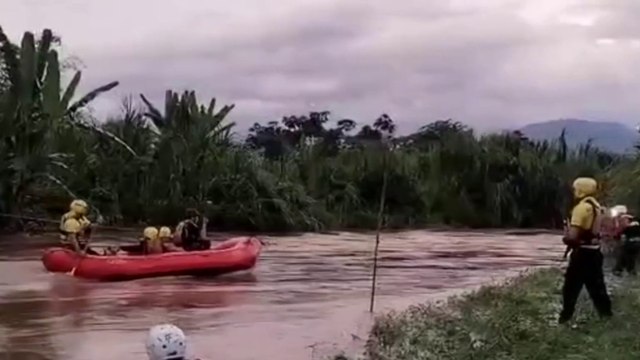 tn7-once-personas-rescatadas-pòr-cruz-roja-tras-crecida-de-rio-231224