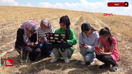 Van'da telefonla konuşmak için tepeye tırmanmaktan kurtuldular