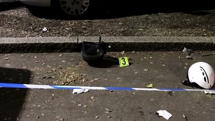 Il raid dei rapinatori in scooter a Milano