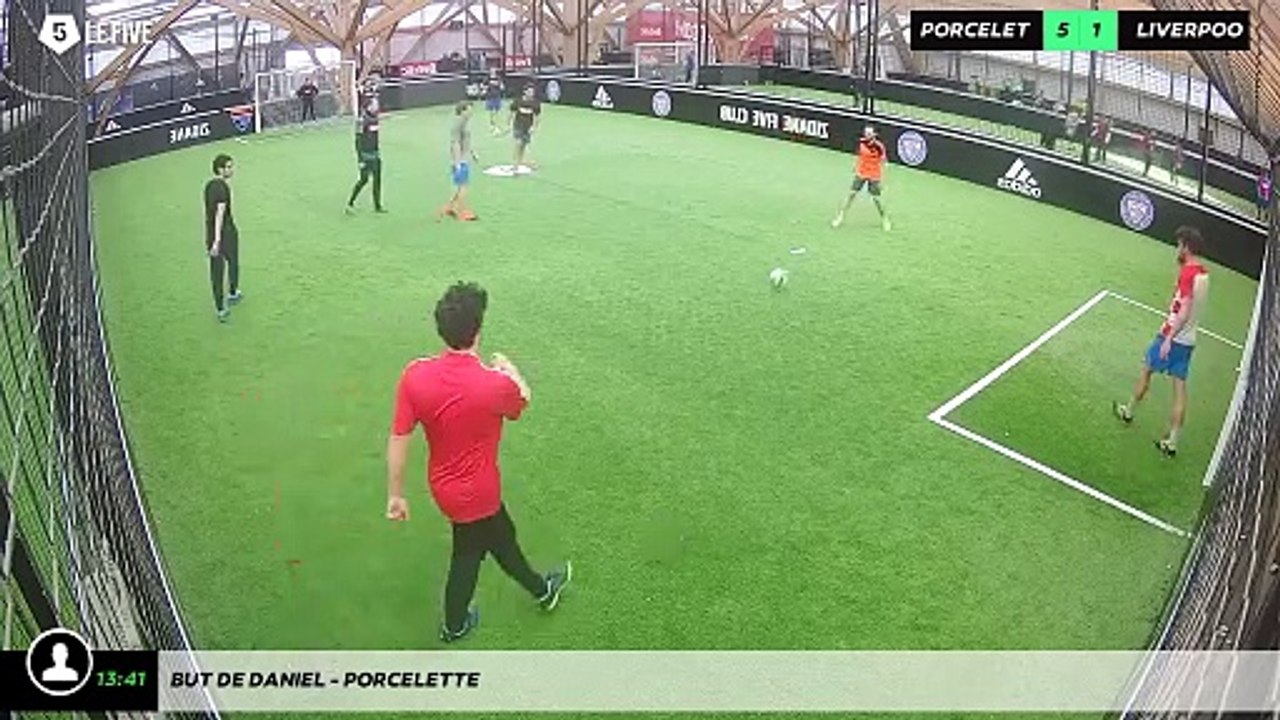 But de Daniel - porcelette