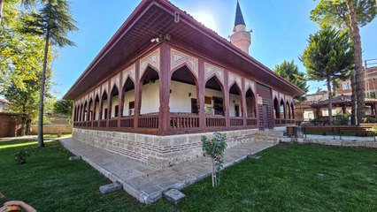Tek bir çivi yok! Ahşap ve taşın harmanlandığı şaheser