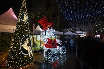 Berlin’de yılbaşı coşkusu: Cadde ve sokaklar ışıl ışıl