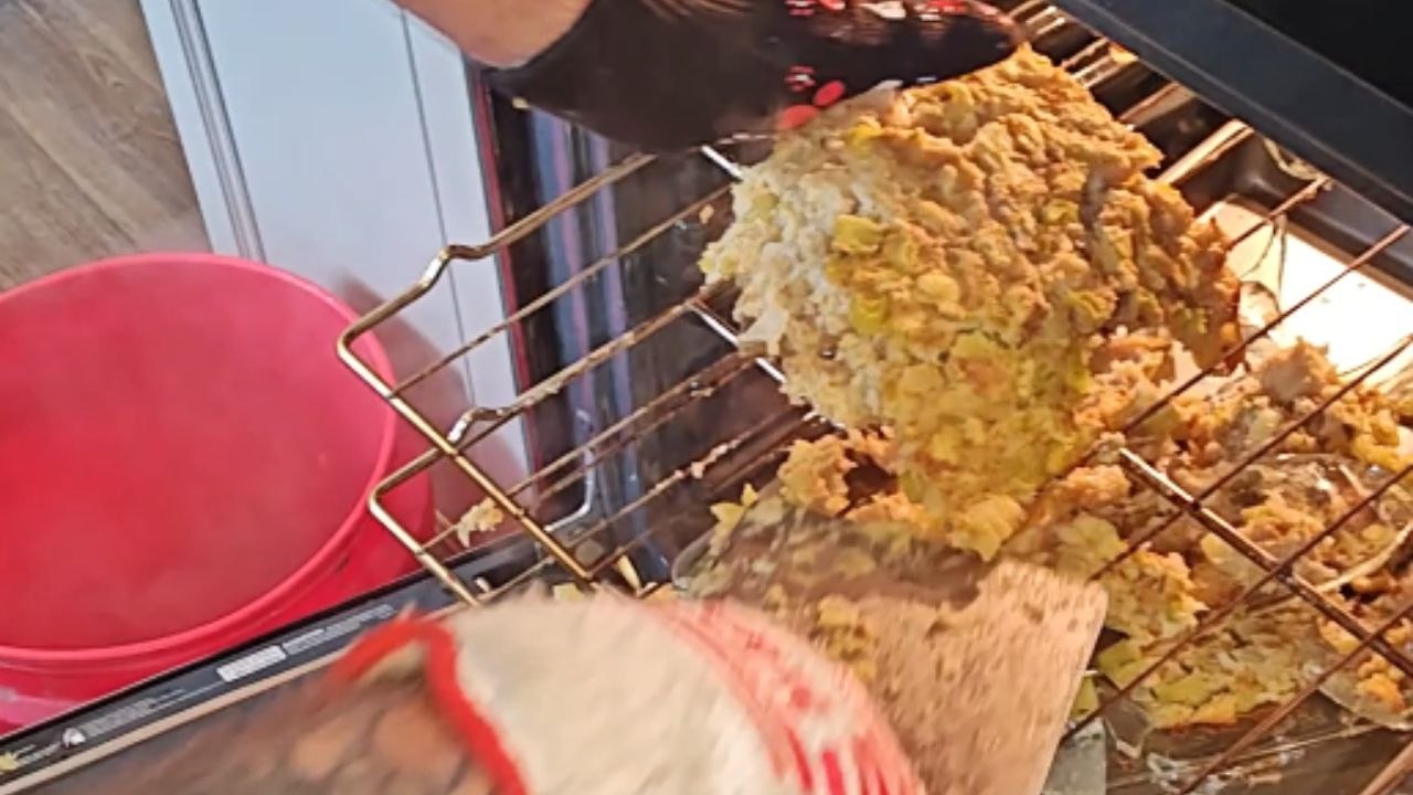 Kitchen fail: Pyrex explodes while girl makes fancy dressing for mother-in-law