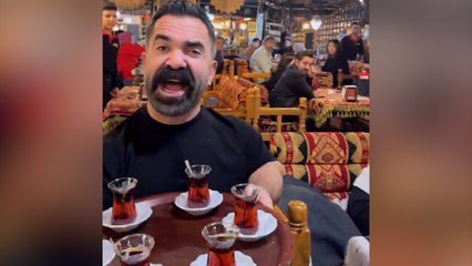 Çocuklar Duymasın'ın 'Çaycı Hüseyin'i çay dağıtırken görüntülendi