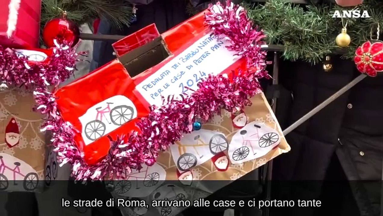 Roma, centinaia di Babbo Natale in bicicletta per Peter Pan odv