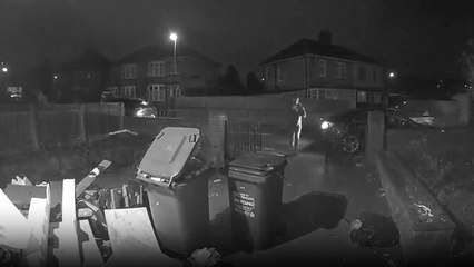 Burglar tries to break in but flees after Ring doorbell surprises him
