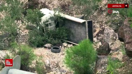 Antalya’nın Alanya ilçesinde kamyonet dereye uçtu