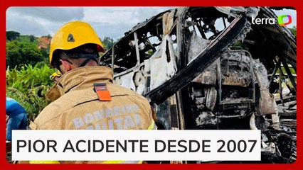 Sobe para 41 o número de mortos em acidente na BR-116, em Teófilo Otoni (MG)