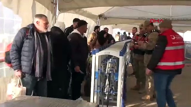 Suriyeli genç: Tüm mülteciler ülkesine dönsün, Türkler de bize gelsin