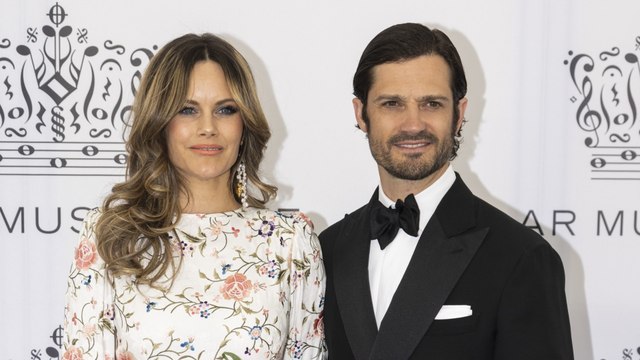 GALA VIDEO - Sofia de Suède enceinte de son 4e enfant à 40 ans : elle dévoile son joli ventre arrondi au bras de son mari Carl Philip