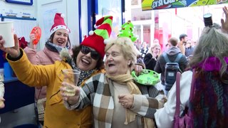 Afortunados celebran por todo lo alto los premios del Sorteo de Navidad de 2024