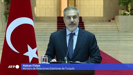 El nuevo hombre fuerte de Siria promete no interferir de manera "negativa" en Líbano