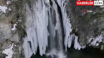 Sırakayalar Şelalesi Kışın Buzla Kaplandı