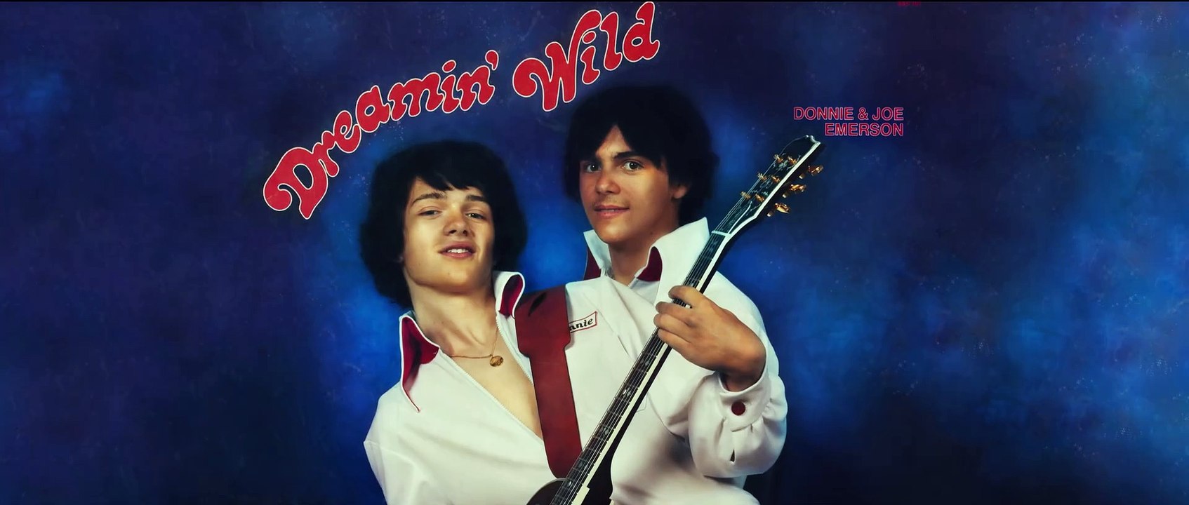 30年後に再評価された兄弟デュオ。家族の絆が織りなす驚愕の実話／ケイシー・アフレック主演『ドリーミン・ワイルド 名もなき家族のうた』