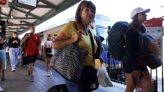 NSW Premier Chris Minns rejects rail unions offer of free fares to suspend Sydney train industrial action