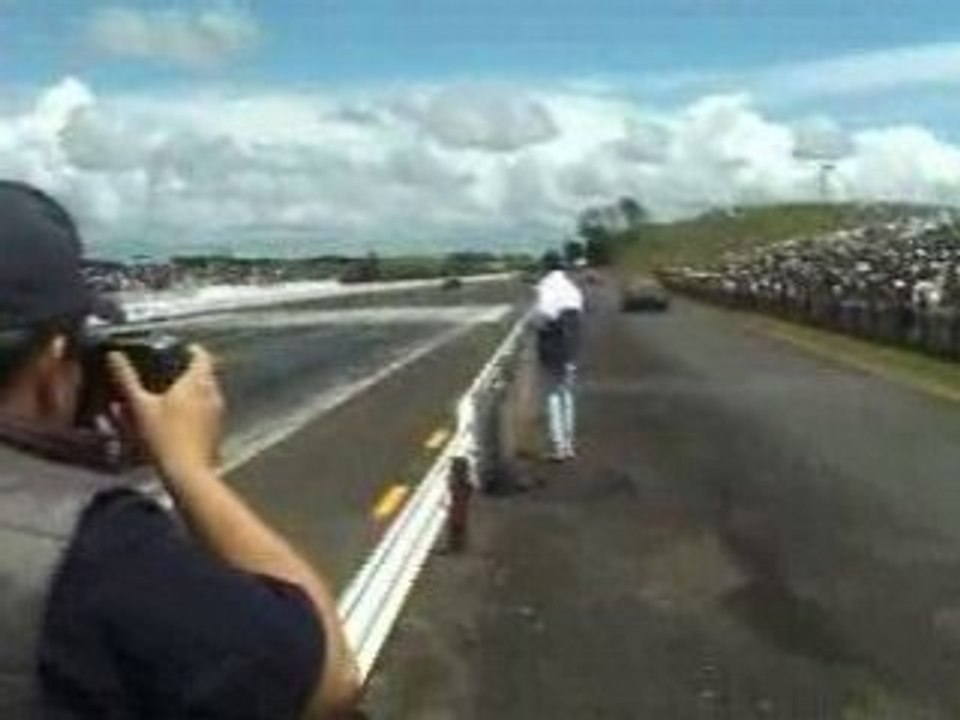 Street Racing- Nissan Skyline GT-R 34 vs Dodge Charger