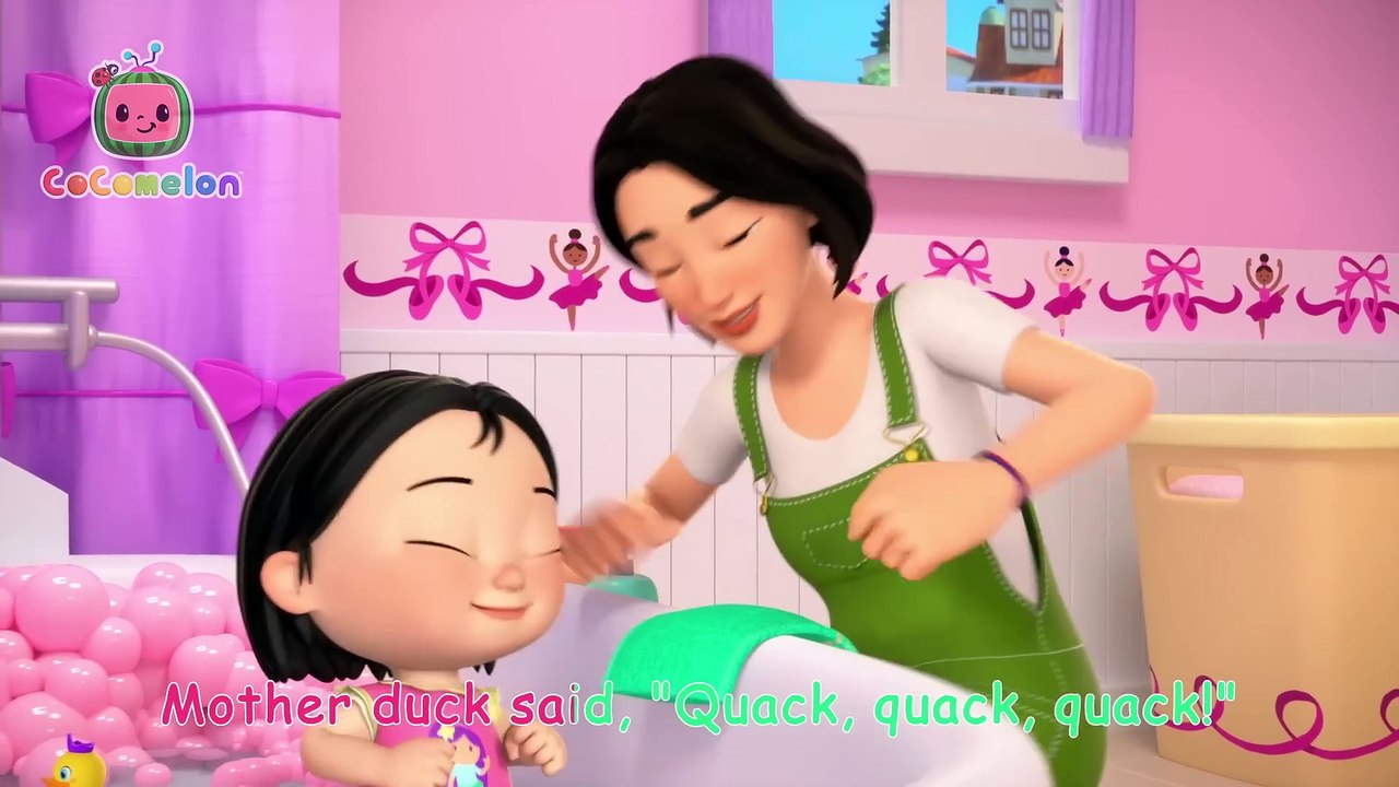 Five Little Ducks in the Bath Song! | CoComelon Nursery Rhymes & Kids Songs