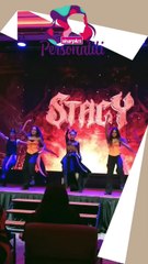 SATU-satunya penyanyi wanita di Malaysia yang meletakkan bakat menyanyi sambil menari.