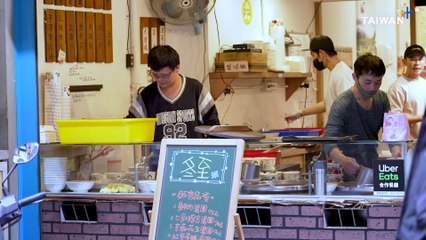 Friends and Family Gather for Traditional Winter Solstice Dessert