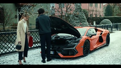 The Snowball – Automobili Lamborghini celebrates Christmas 2024 with a message of strength and reconciliation