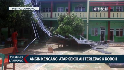 Atap Sekolah Terlepas dan Roboh Tersapu Angin Kencang
