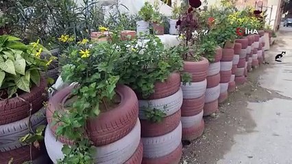 Deprem izlerini silen bahçe! Atık lastikler çiçek açtı