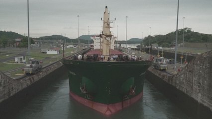 Trump amenaza con retomar el control del Canal de Panamá