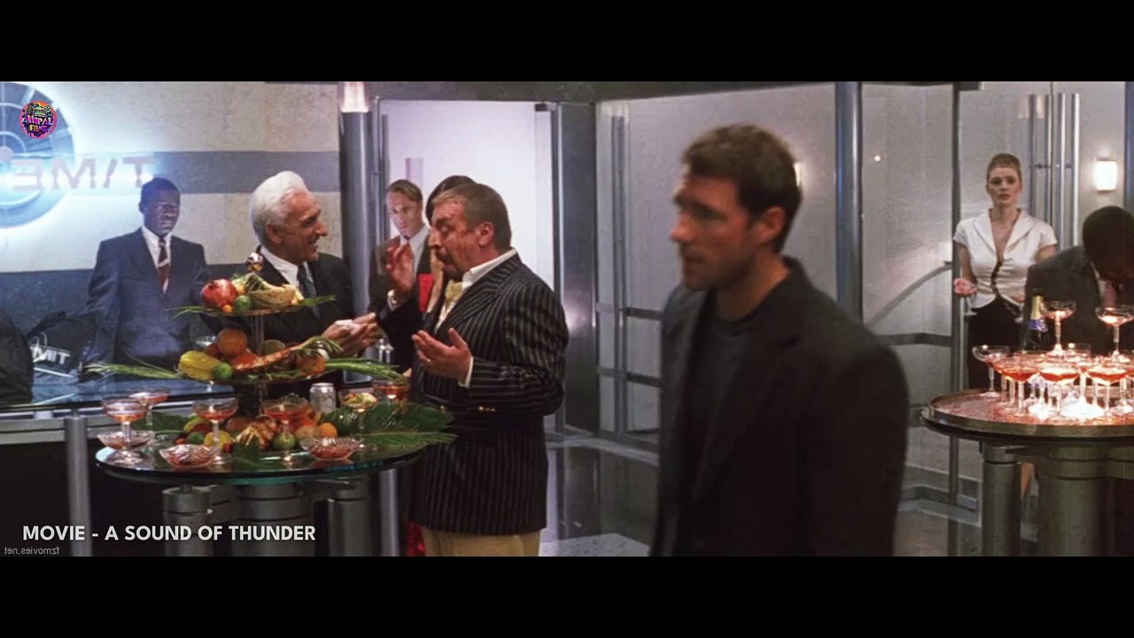 One time travel mistake destroyed the whole world, leaving only chaos and giants behind🤯😱 | Films