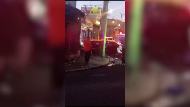 Dos hombres mueren tras ser atropellados mientras esperaban el bus