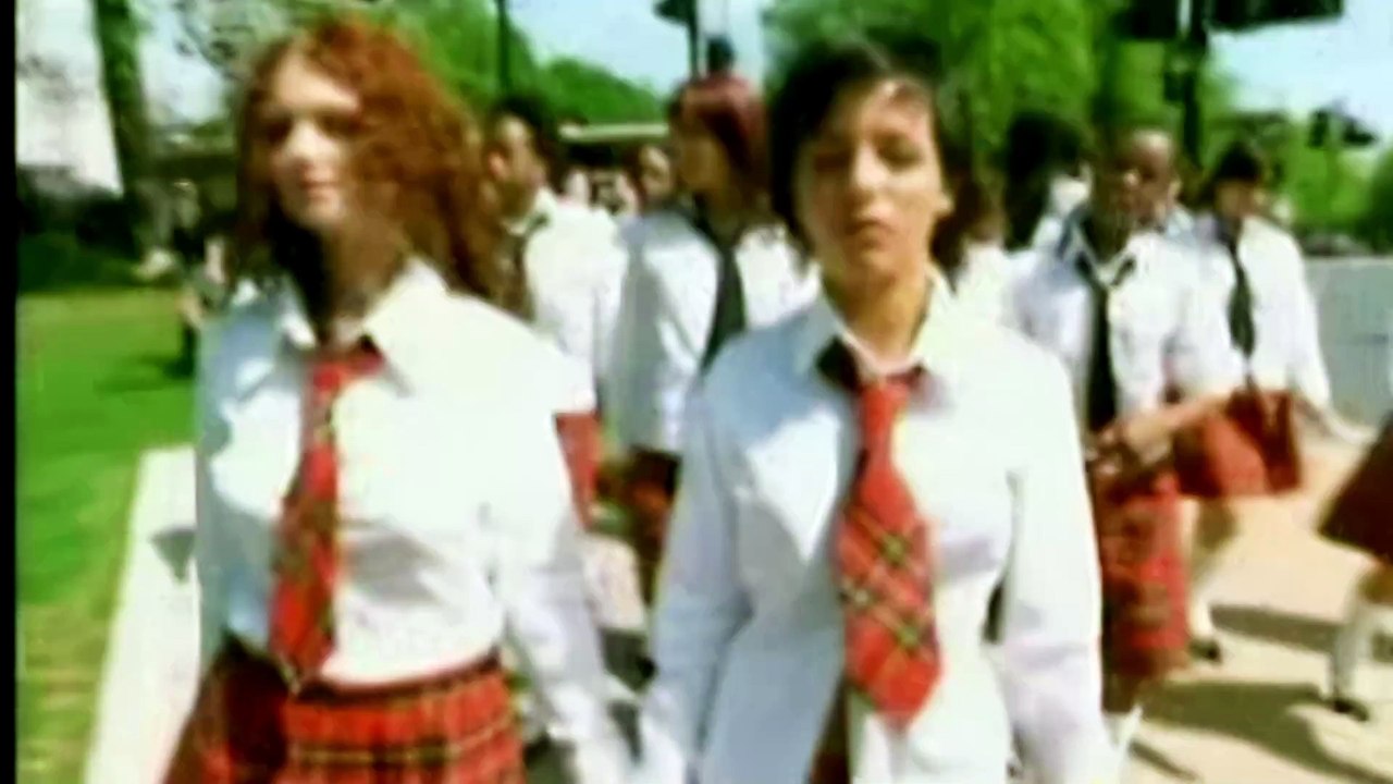 t.A.T.u. — Show me Love - Official 4k Video - Español - f.E.J.o. - No me ves, no Sabes