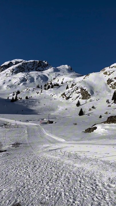 LES BELLES Aiguilles d’Arves sous le soleil