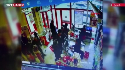 İstanbul'da kontrolden çıkan otomobil markete girdi