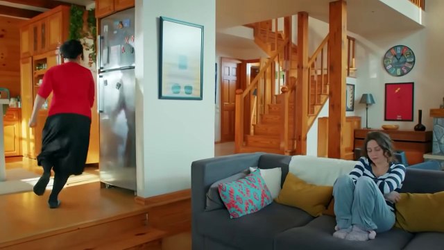 79. Estado Civil: Complicado (Iliski Durumu: Karisik), en español