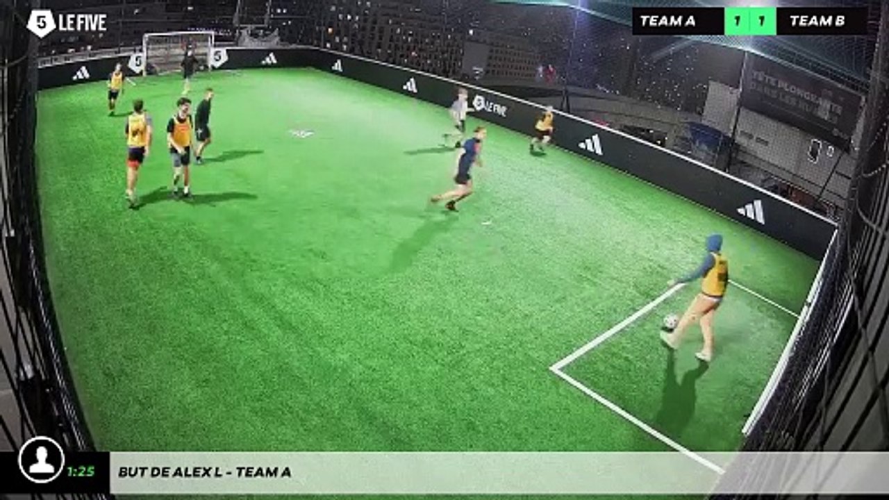 But de Alex L - Team A
