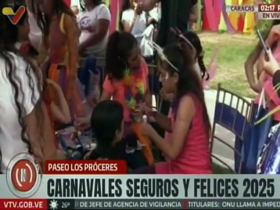 Caraqueños disfrutan de las atracciones recreativas en el Paseo Los Próceres por los Carnavales 2025