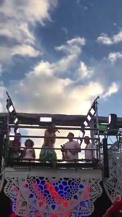 SÓ VEM! Cláudia Leite arrasta foliões no circuito Barra-Ondina