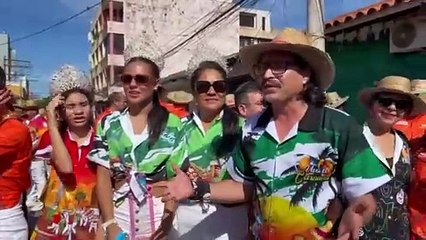 “¡Viva el Carnaval”: Ariane I y los Pengas avivan la fiesta grande en el centro cruceño