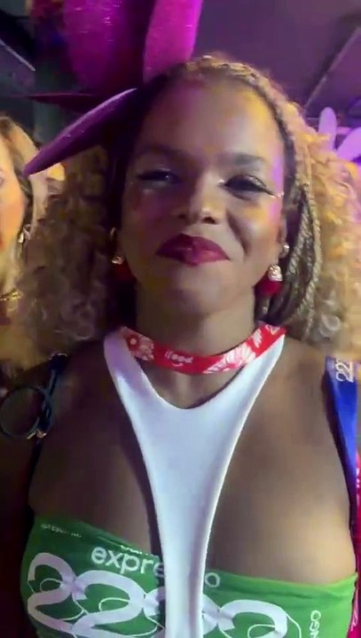 Jeniffer Nascimento fala sobre seu amor pela Ba...