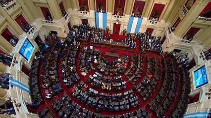Milei dice en la apertura del Congreso que su motosierra simboliza un "cambio de época"
