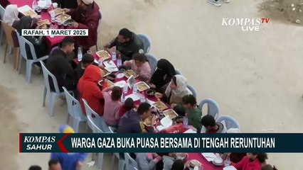 Potret Warga Gaza Buka Puasa Bersama di Tengah Reruntuhan