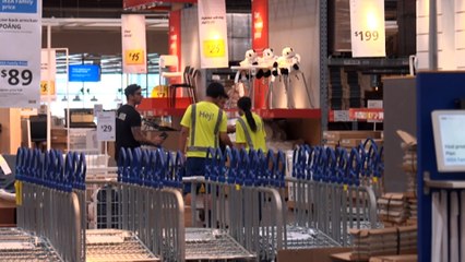 Retail workers apply for a four-day work week