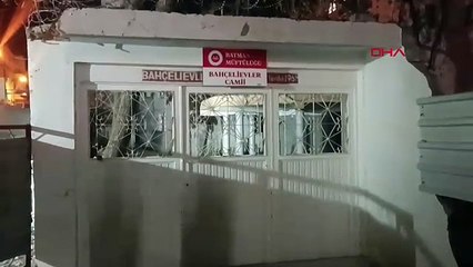 Camide teravih namazı çıkan yangında ilginç görüntü