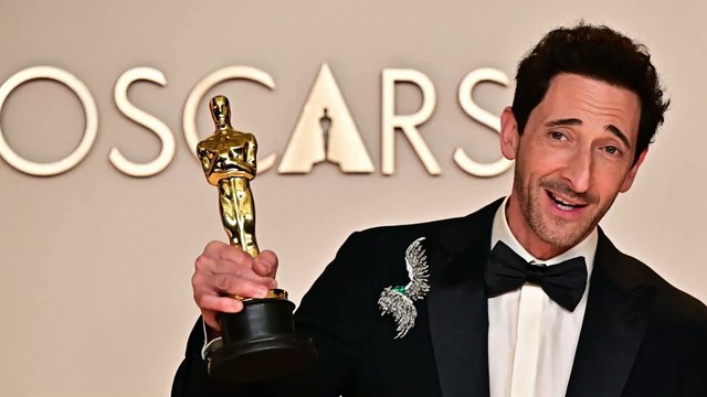 GALA VIDEO - Oscars 2025 - Halle Berry embrasse Adrien Brody devant sa compagne : 22 ans après, elle tient sa revanche !